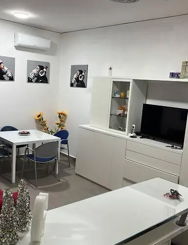 Napoli, Casa Di Jo Al Vomero Apartment *